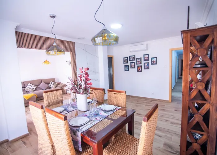 Naisa Apartamento Turistico